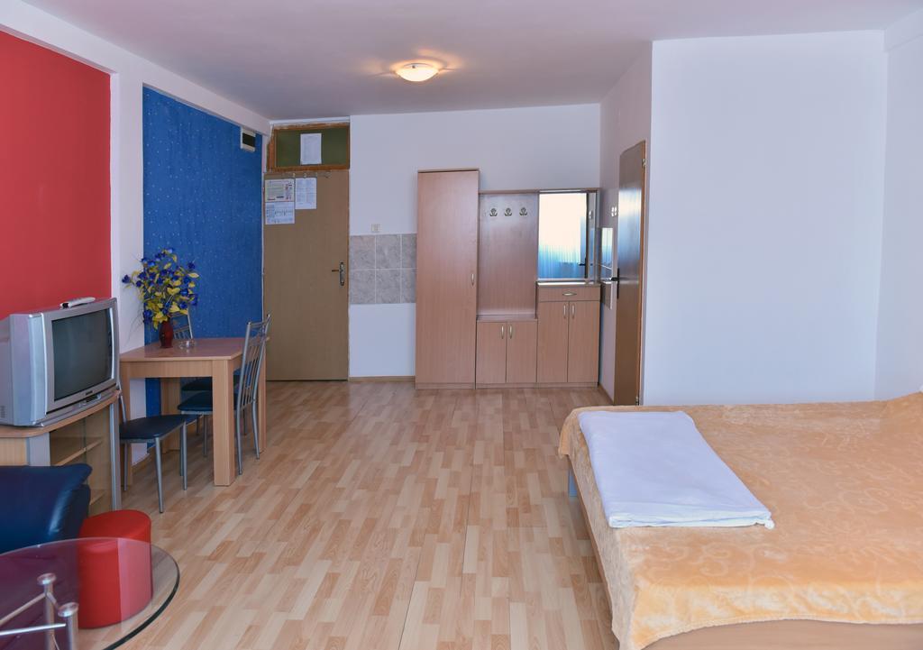 Hostel Milkaza Novi Sad Eksteriør billede