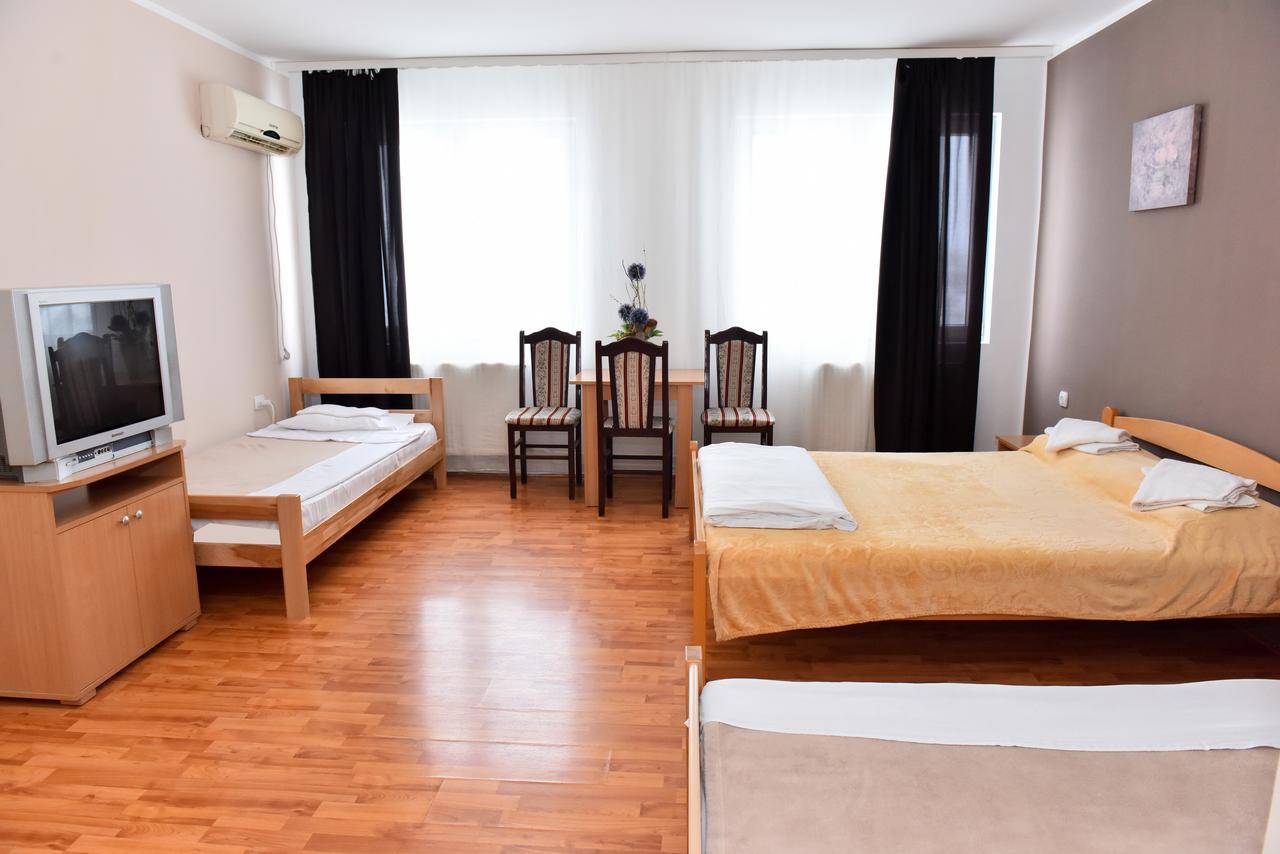 Hostel Milkaza Novi Sad Eksteriør billede