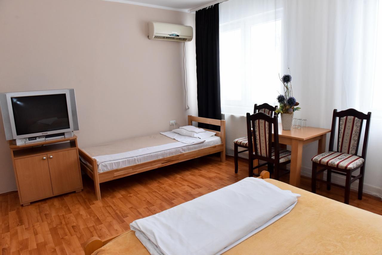 Hostel Milkaza Novi Sad Eksteriør billede