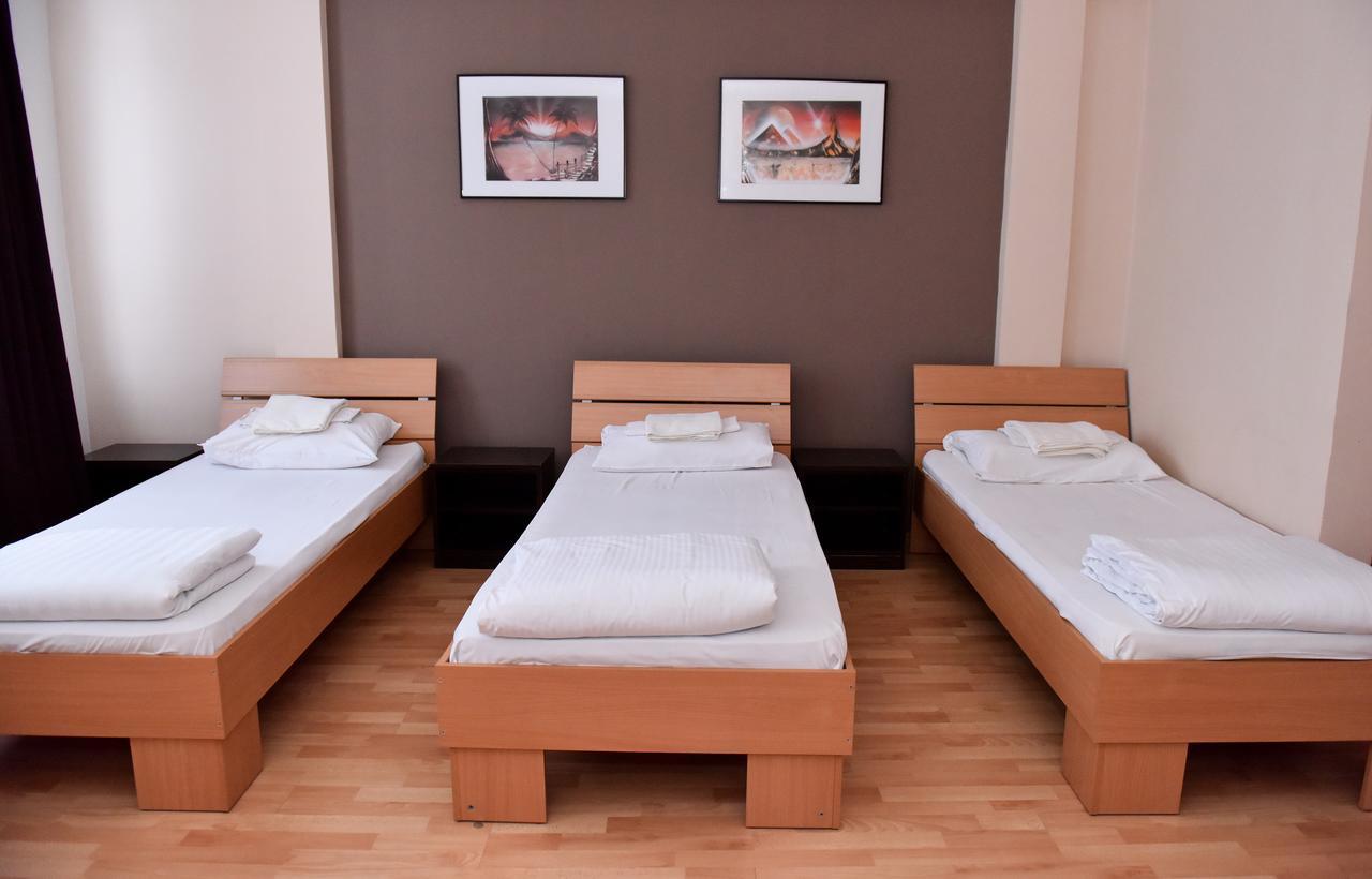 Hostel Milkaza Novi Sad Eksteriør billede