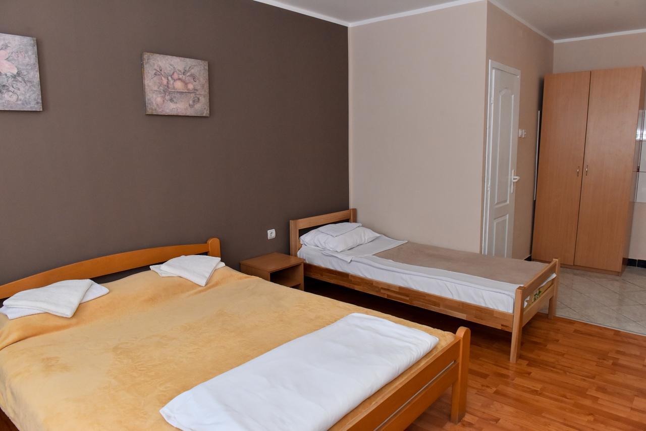 Hostel Milkaza Novi Sad Eksteriør billede