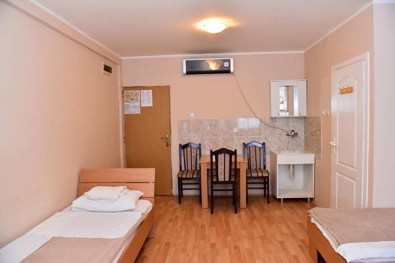 Hostel Milkaza Novi Sad Eksteriør billede