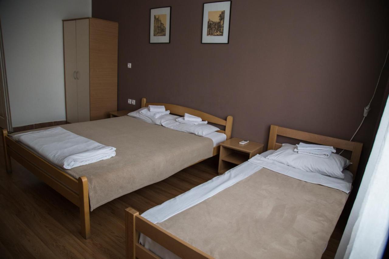 Hostel Milkaza Novi Sad Eksteriør billede
