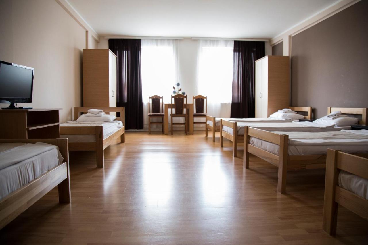 Hostel Milkaza Novi Sad Eksteriør billede