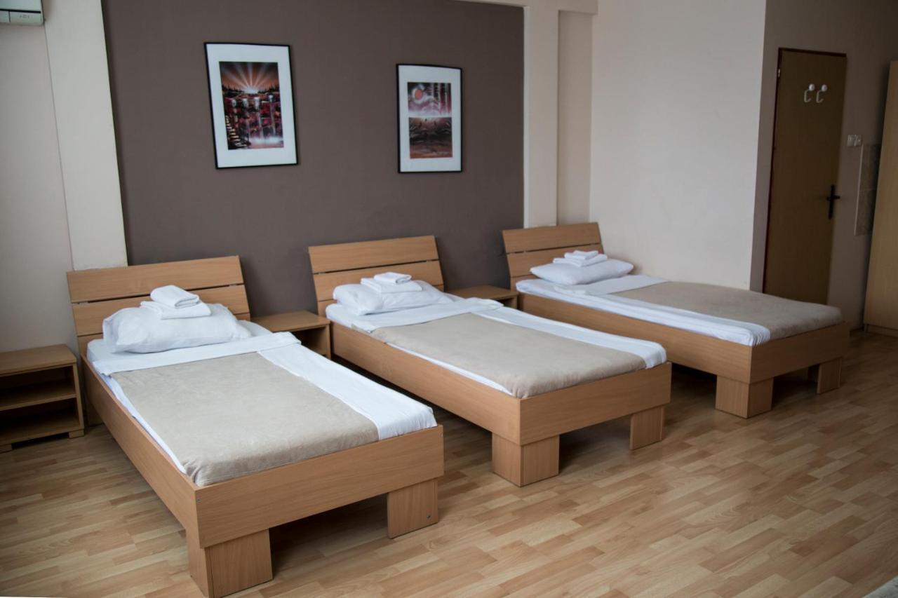 Hostel Milkaza Novi Sad Eksteriør billede