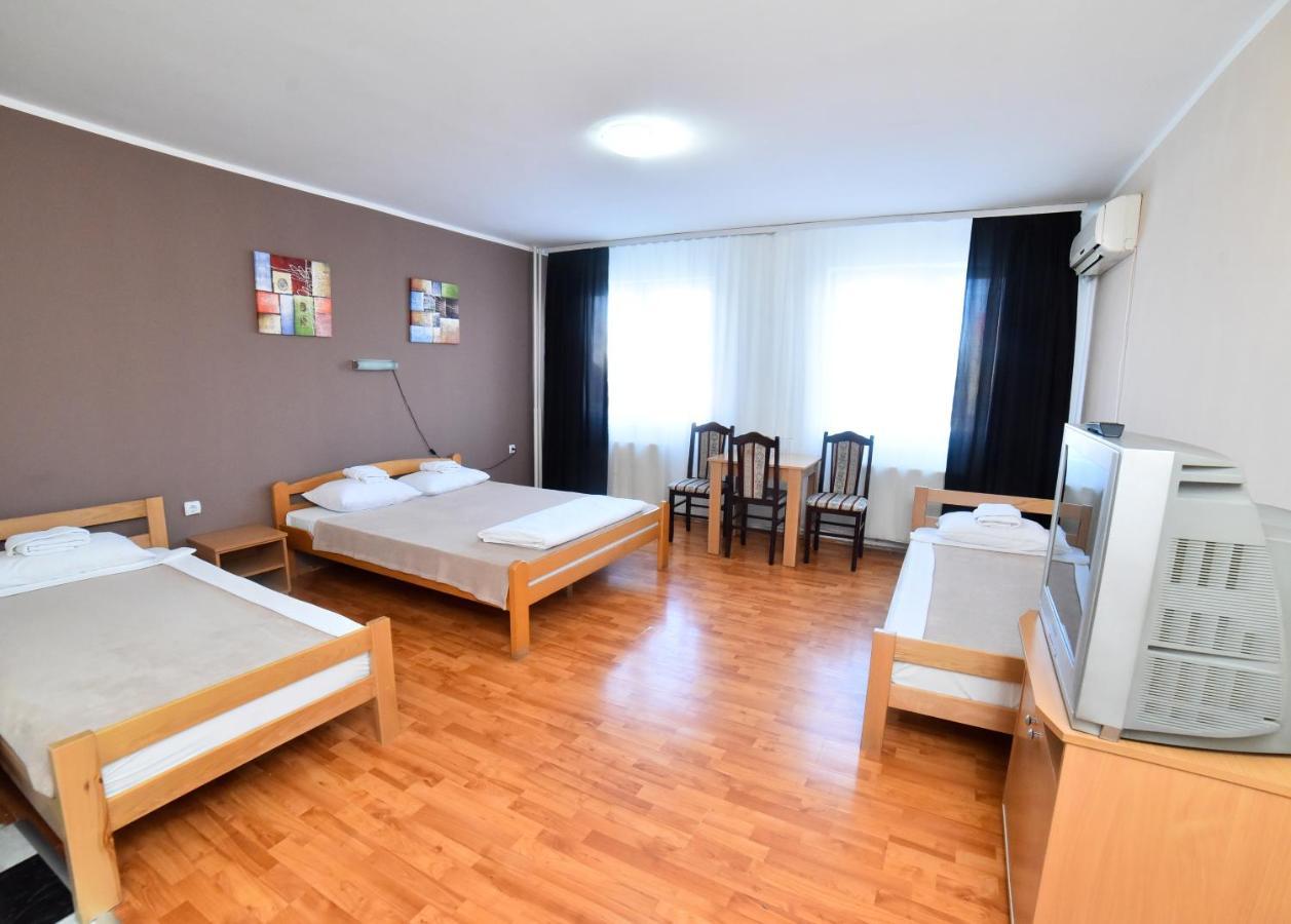 Hostel Milkaza Novi Sad Eksteriør billede